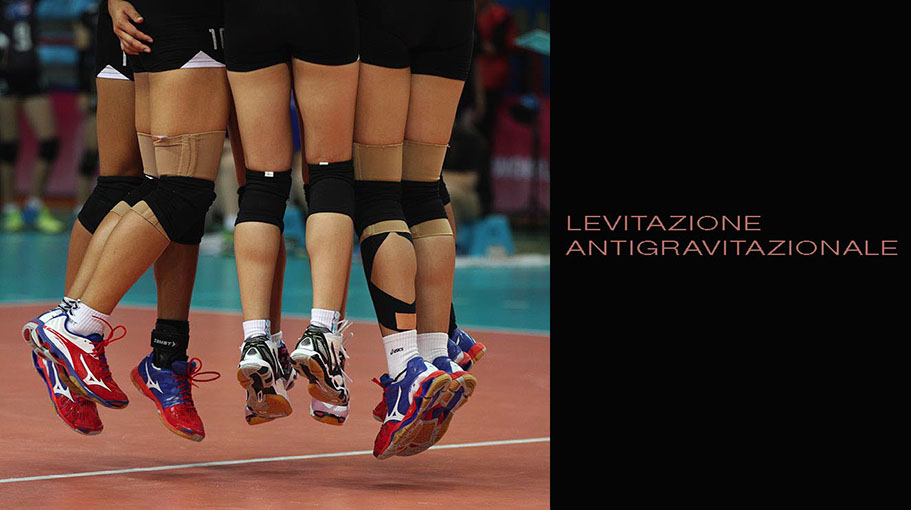 Levitazione Antigravitazionale La festa della Thailandia dopo un challenge vittorioso  World Grand Prix 2016 pallavolo
