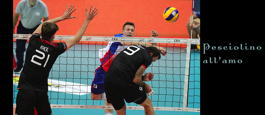Pesciolino all'amo Galabov tenta un mani e fuori, ma Grozer toglie le mani a muro (GER - CZE CEV Volleyball European Championship - Men 2017 Europei pallavolo - Qu